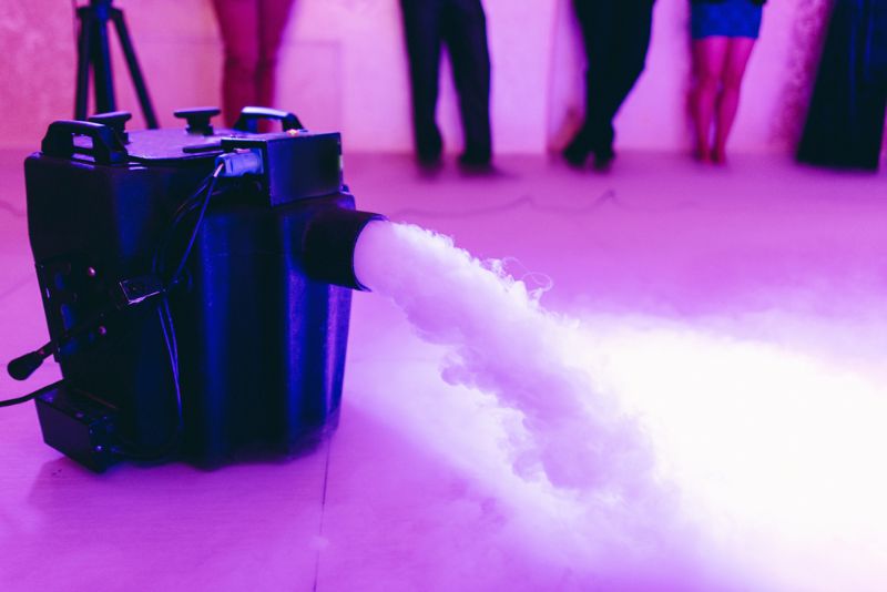 Alles über Nebelmaschine – Fluide, Fogger & Hazer
