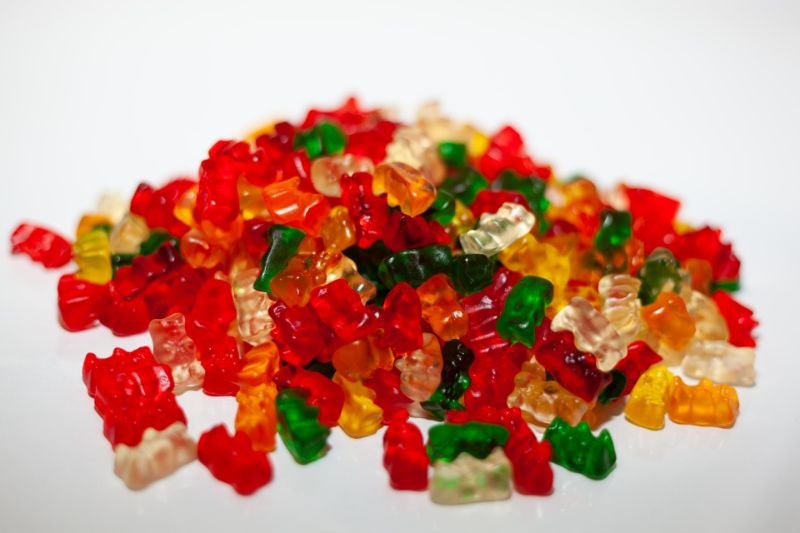Die 10 Besten Kennenlernspiele Grundschule Dutzend Gummibärchen auf einem Tisch