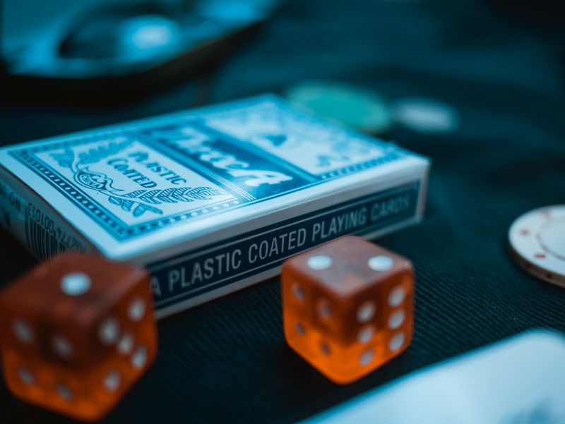 Geburtstagsspiele 50: Die Besten Spiele Für Senioren Würfel-und-Kartenspiele