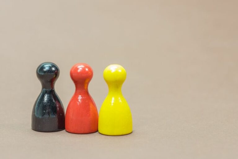 Mensch Ärgere Dich Nicht: Spielregeln & Anleitungen - Lebens Karneval