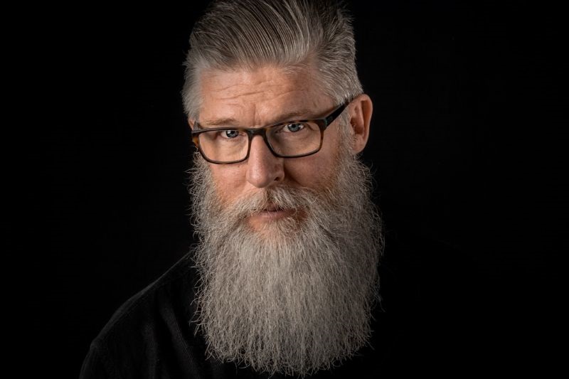 Opa-mit-langem-Bart-und-schwarzer-Brille, geburtstagswünsche opa