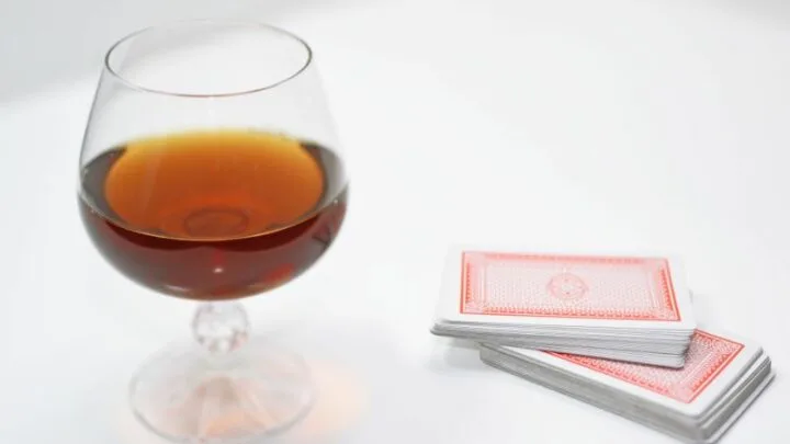 Klattschen Trinkspiel: Anleitung Für Das Kult Trinkspiel