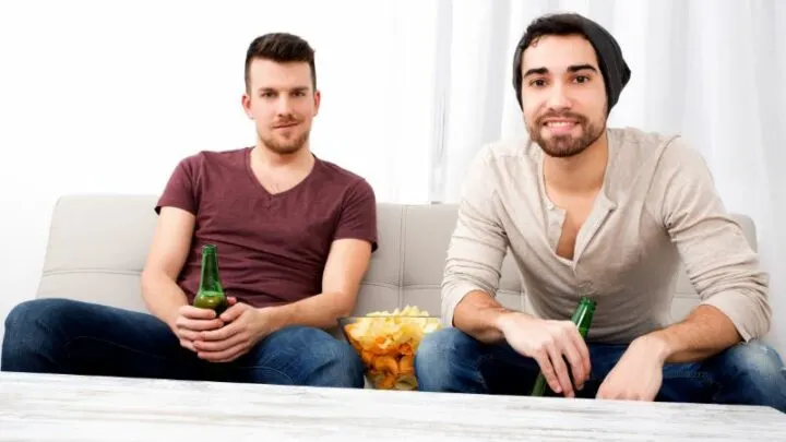 Trinkspiel Tisch: Das Beste DIY Drinking Game!