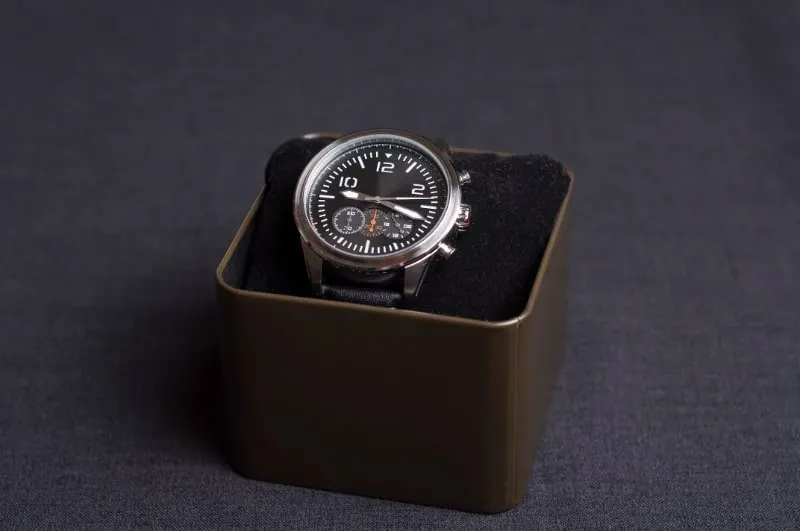 Luxusuhr-in-einer-Box. Uhrzeit Bedeutung