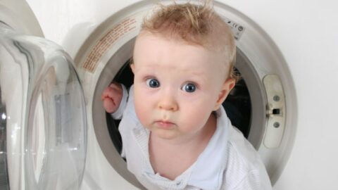 Reines Baby aus Waschmaschine