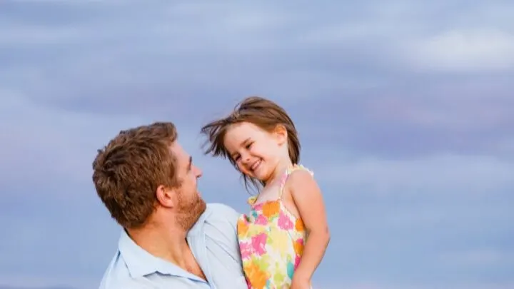 Vaterkomplex: Definition, Anzeichen Und Die Folgen Für Frauen!