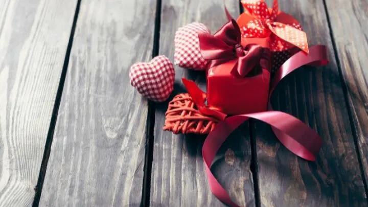 Jahrestag Geschenk Für Sie: Die Besondere Geschenkidee