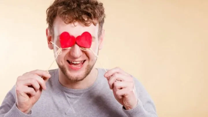 Warum Distanzieren Sich Verliebte Männer? Mögliche Gründe!