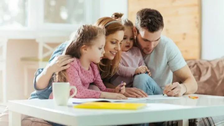 Permissiver Erziehungsstil: Vor-Und Nachteile!