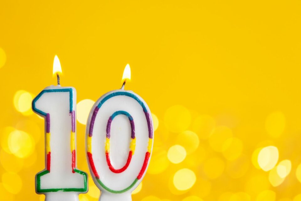 Glückwünsche Zum 10 Geburtstag Die Erste Runde Zahl Auf Der Torte