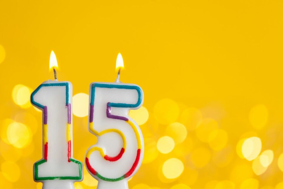 Glückwünsche Zum 15. Geburtstag Das TeenagerAlter Ist Endlich Hier