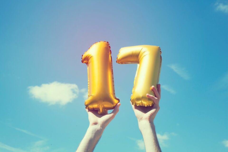 Tolle Sprüche & Glückwünsche Zum 17. Geburtstag Für Mädels Und Jungs