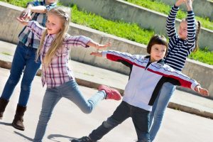 7 Bewegungsspiele Mit Tüchern_ Die Besten Ideen Für Mehr Spaß!