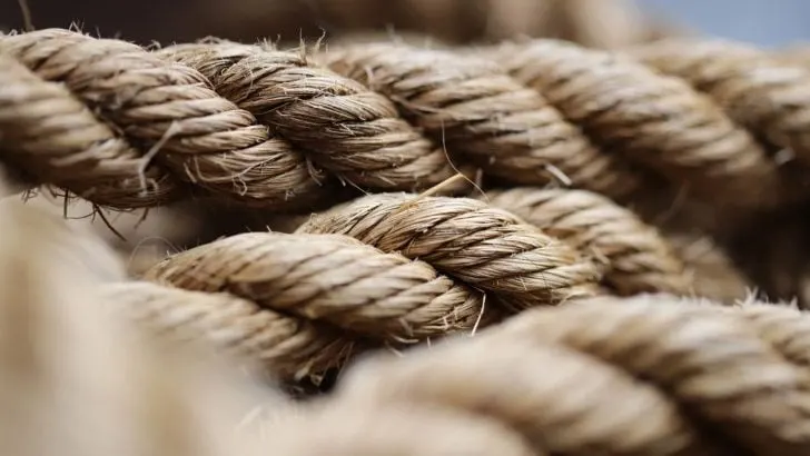 Top 7 Spiele Mit Seil: Eine Alte Tradition, Die Immer Noch Spaß Macht!