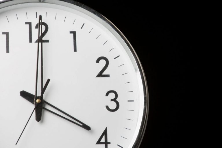4 Uhr Nachts Aufwachen Spirituelle Bedeutung Lebens Karneval