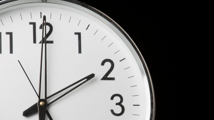 2 Uhr Nachts Aufwachen Spirituelle Bedeutung: Was Bedeutet Diese Uhrzeit?