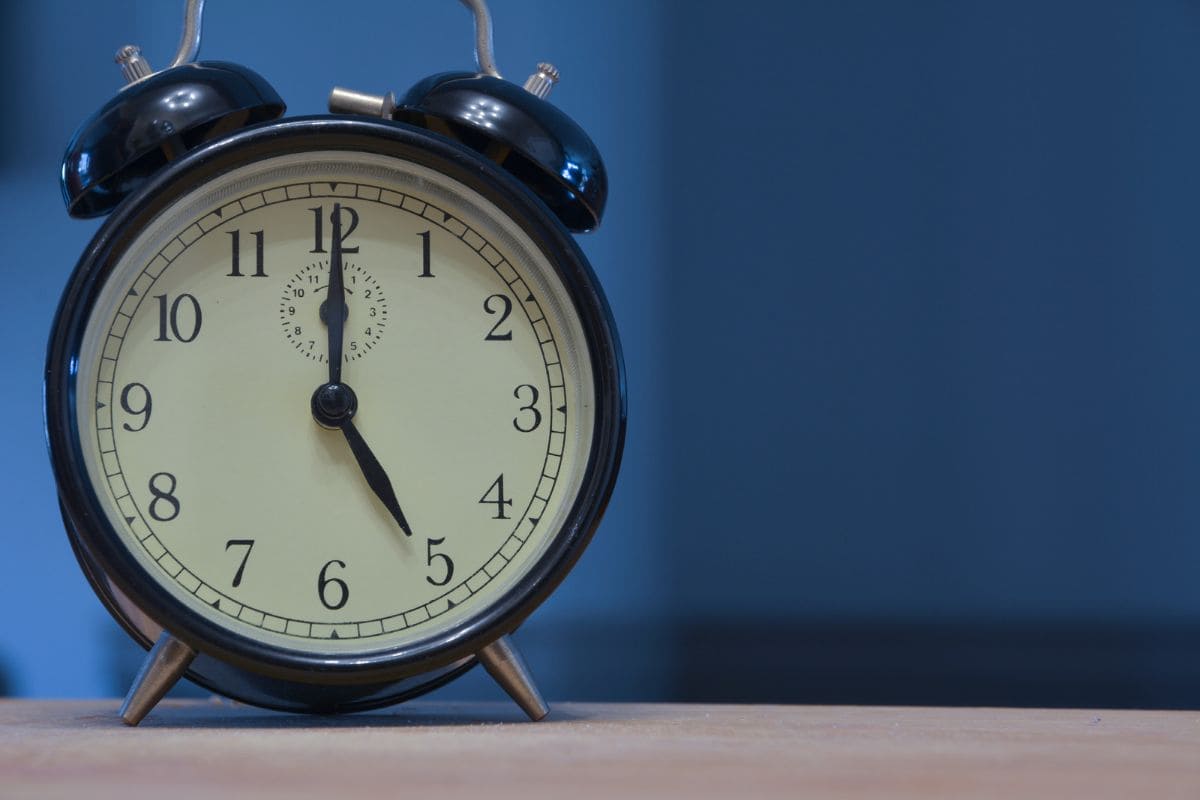 5 Uhr Nachts Aufwachen Spirituelle Bedeutung 5 Uhr Nachts Aufwachen Spirituelle Bedeutung: Warum Wache Ich Um 5 Uhr