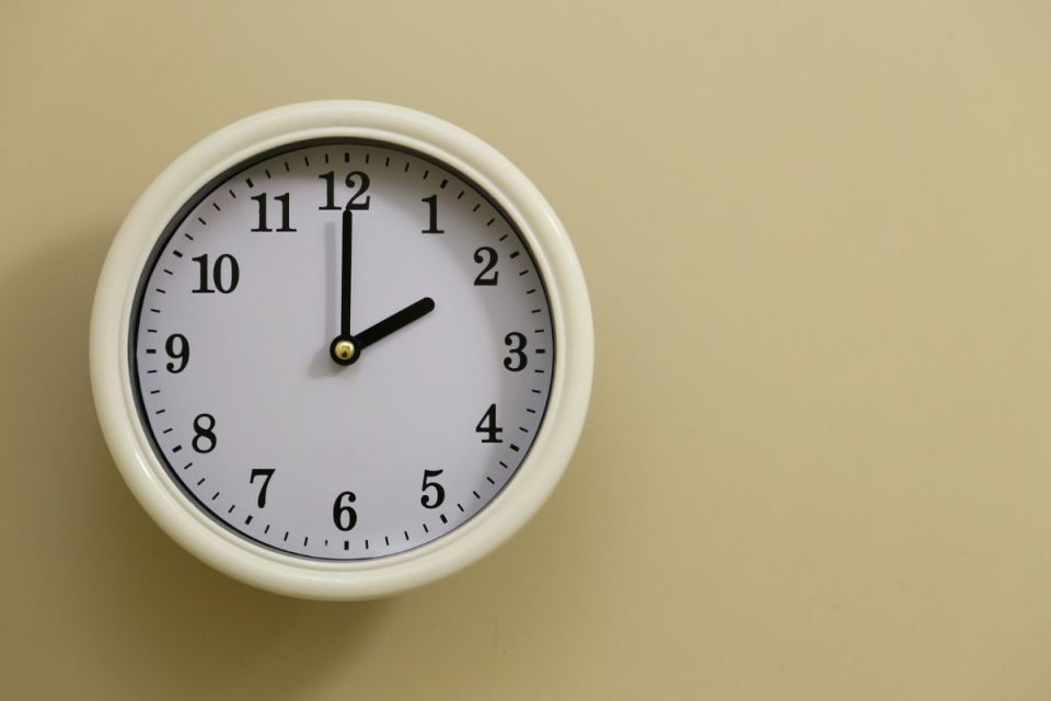 2 Uhr Nachts Aufwachen Spirituelle Bedeutung Was Bedeutet Diese Uhrzeit? Lebens Karneval 2 Uhr Nachts Aufwachen Spirituelle Bedeutung Was Bedeutet Diese Uhrzeit? Lebens Karneval